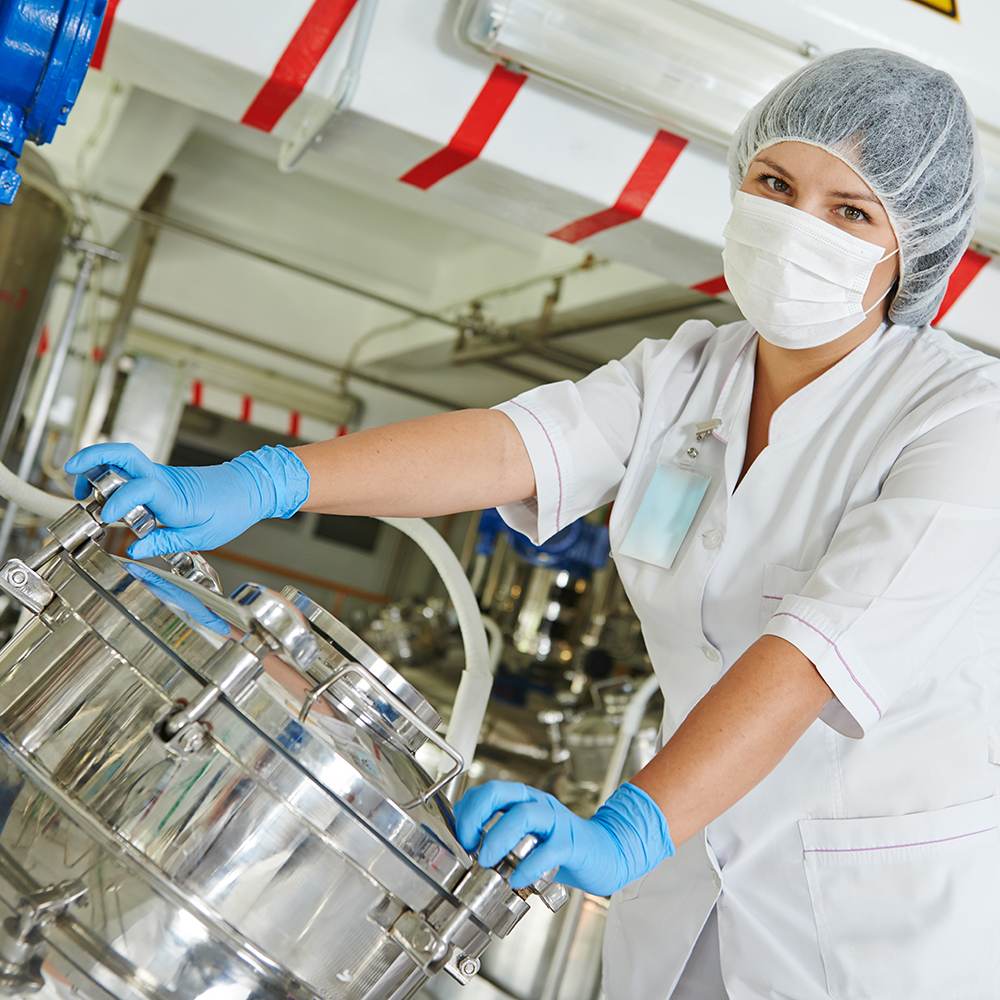 Girl measure pharmacy bulk material.